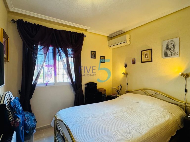 Villa for Sale in Alicante, Valencia 11