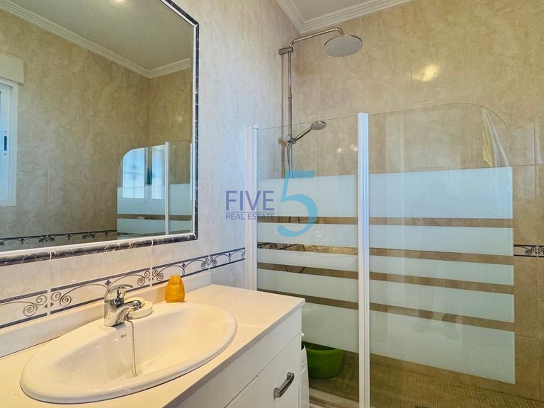 Villa for Sale in Alicante, Valencia 12