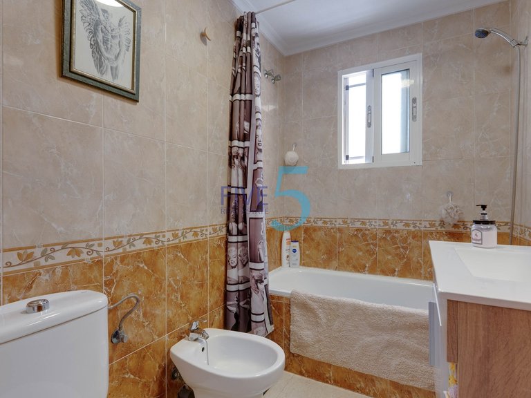Villa for Sale in Alicante, Valencia 14