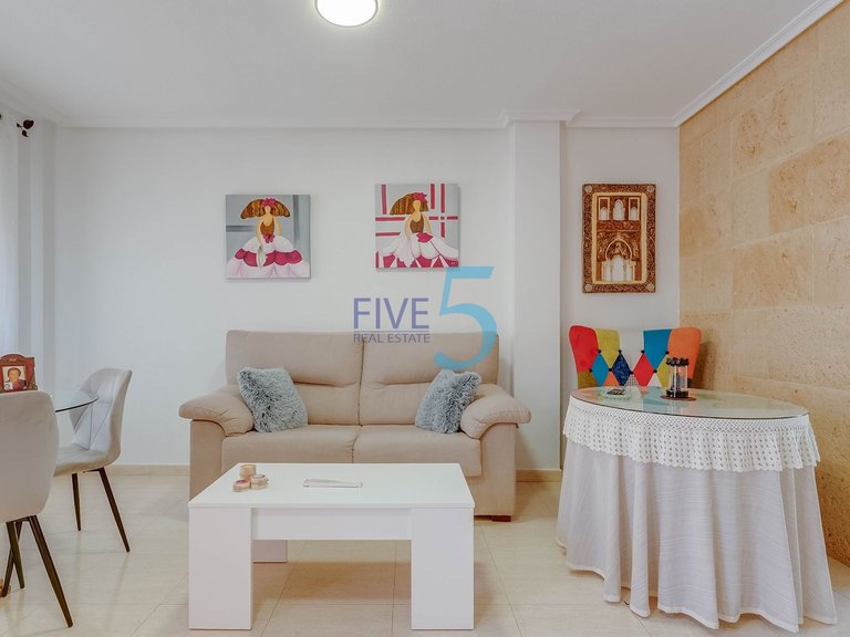 Villa for Sale in Alicante, Valencia 4