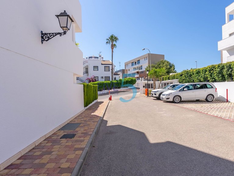 Apartment for Sale in Alicante, Valencia 28