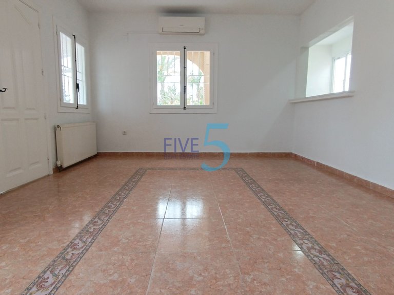 Villa for Sale in Alicante, Valencia 4