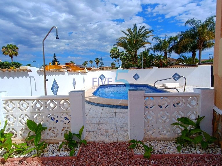 Villa for Sale in Alicante, Valencia 10