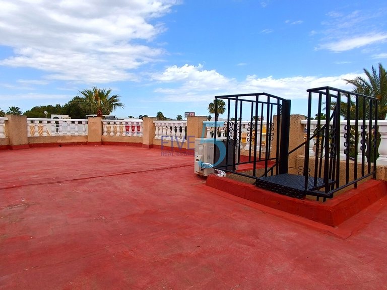 Villa for Sale in Alicante, Valencia 29