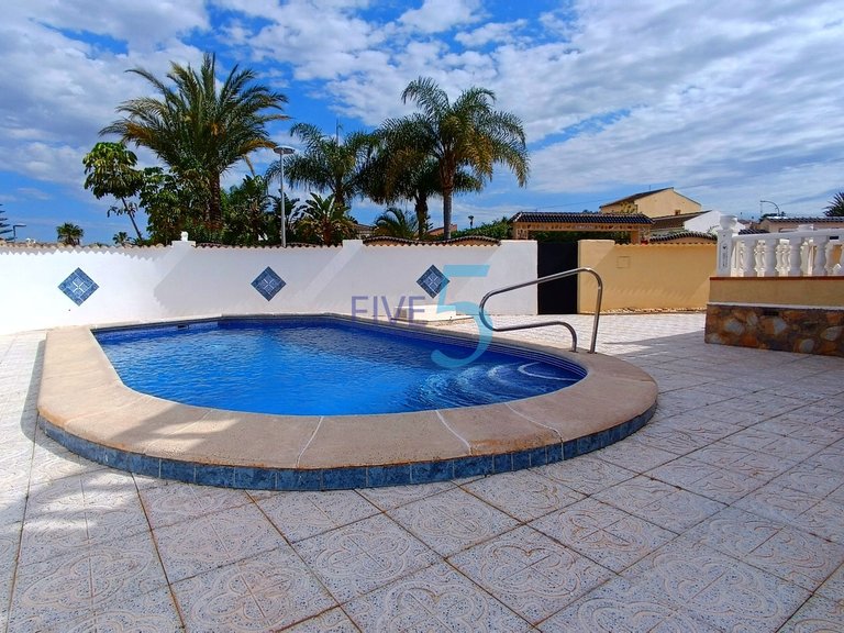 Villa for Sale in Alicante, Valencia 9