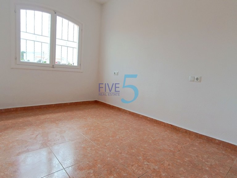 Villa for Sale in Alicante, Valencia 25