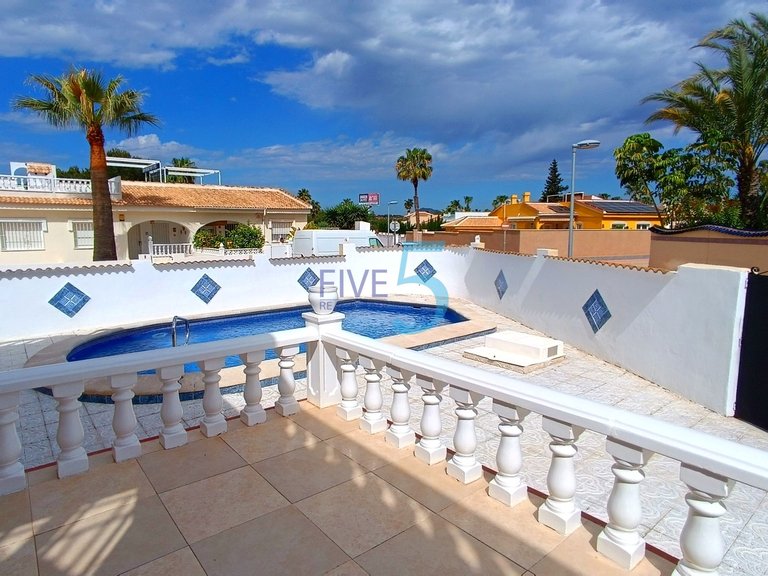 Villa for Sale in Alicante, Valencia 17