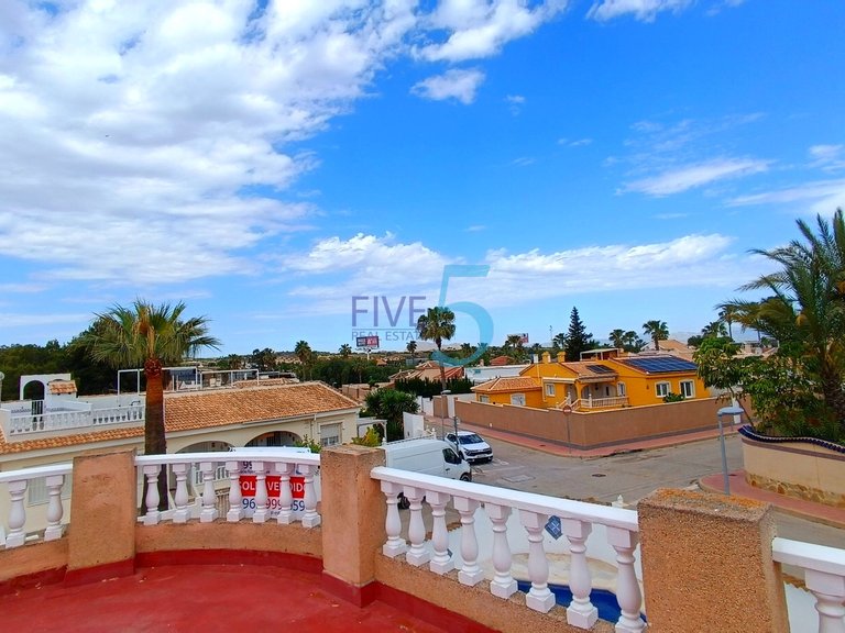 Villa for Sale in Alicante, Valencia 31