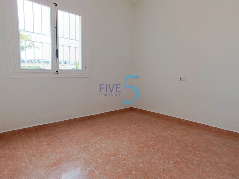 Villa for Sale in Alicante, Valencia 28