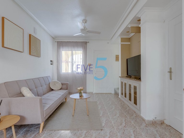 Villa for Sale in Alicante, Valencia 7