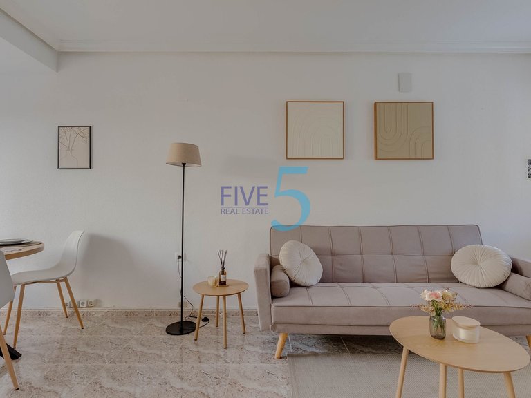 Villa for Sale in Alicante, Valencia 8