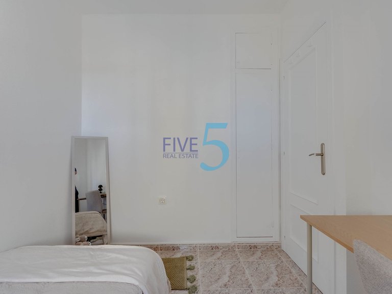 Villa for Sale in Alicante, Valencia 18