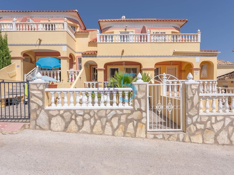 Villa for Sale in Alicante, Valencia 1