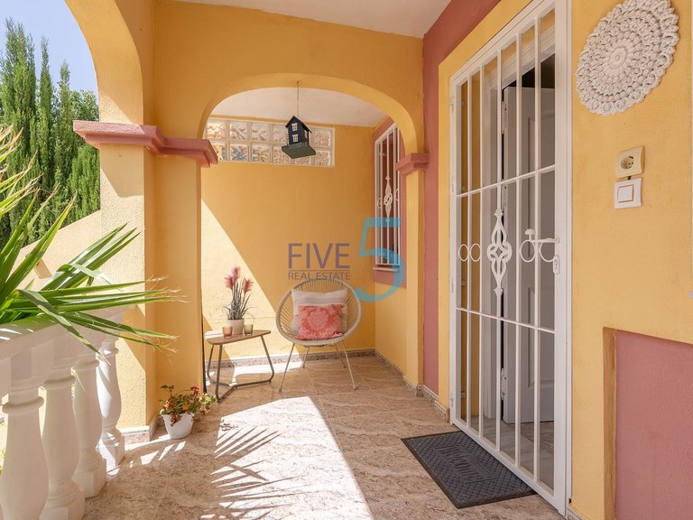 Villa for Sale in Alicante, Valencia 4