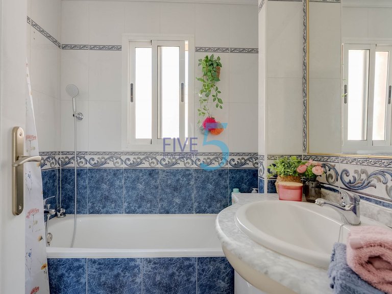 Villa for Sale in Alicante, Valencia 16