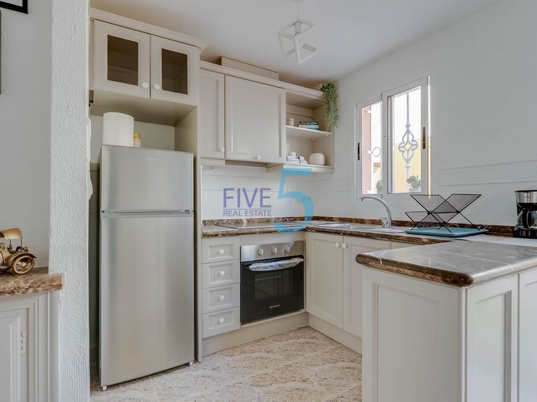 Villa for Sale in Alicante, Valencia 10