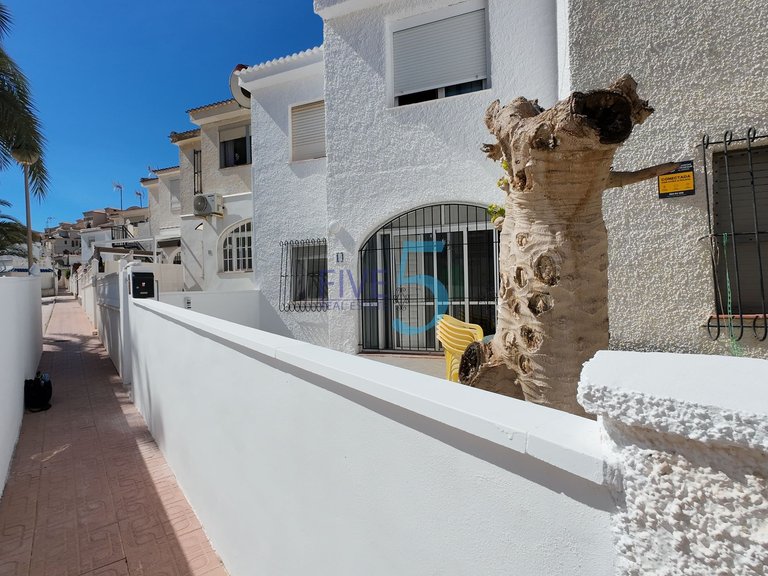 Apartment for Sale in Alicante, Valencia 1