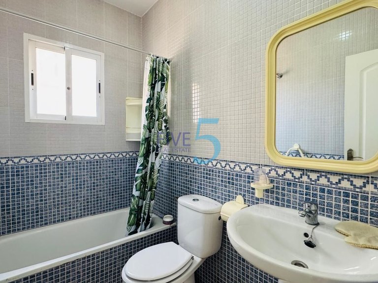 Villa for Sale in Alicante, Valencia 12