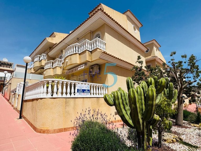 Villa for Sale in Alicante, Valencia 1