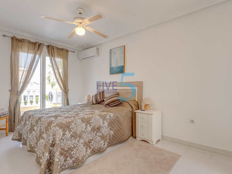 Villa for Sale in Alicante, Valencia 12