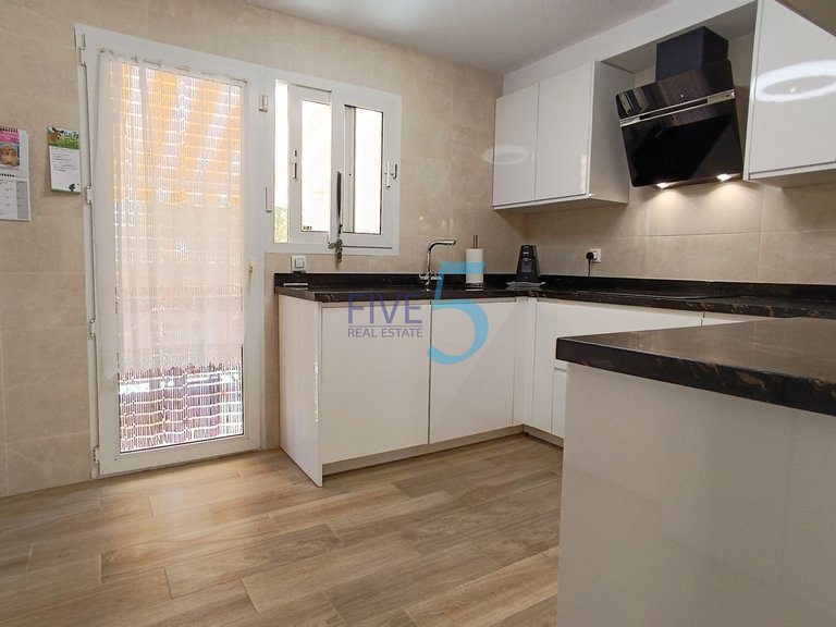 Villa for Sale in Alicante, Valencia 9