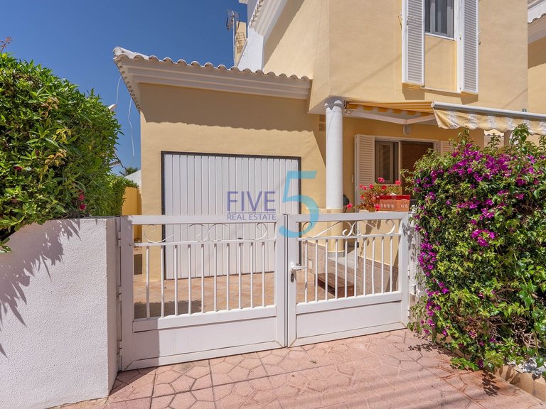 Villa for Sale in Alicante, Valencia 28