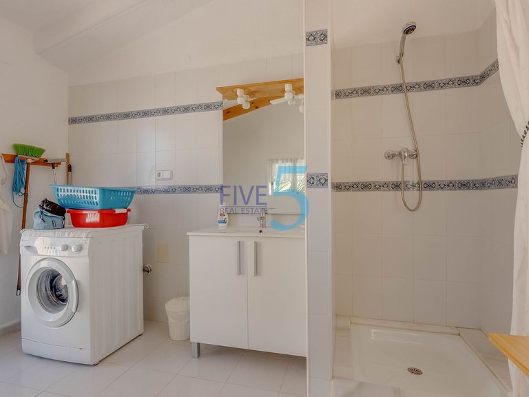 Villa for Sale in Alicante, Valencia 24