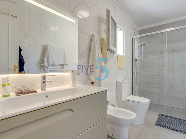 Villa for Sale in Alicante, Valencia 13