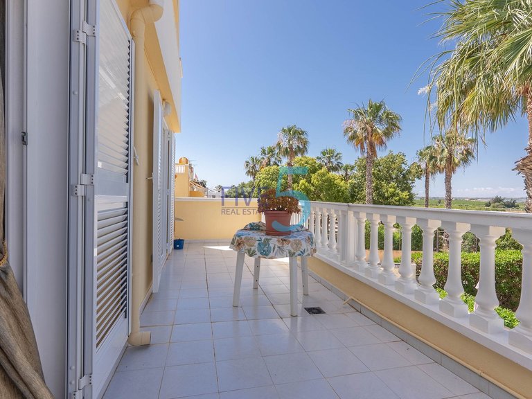 Villa for Sale in Alicante, Valencia 18
