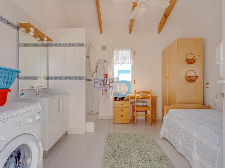 Villa for Sale in Alicante, Valencia 23