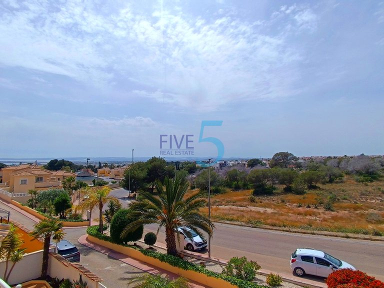 Villa for Sale in Alicante, Valencia 29