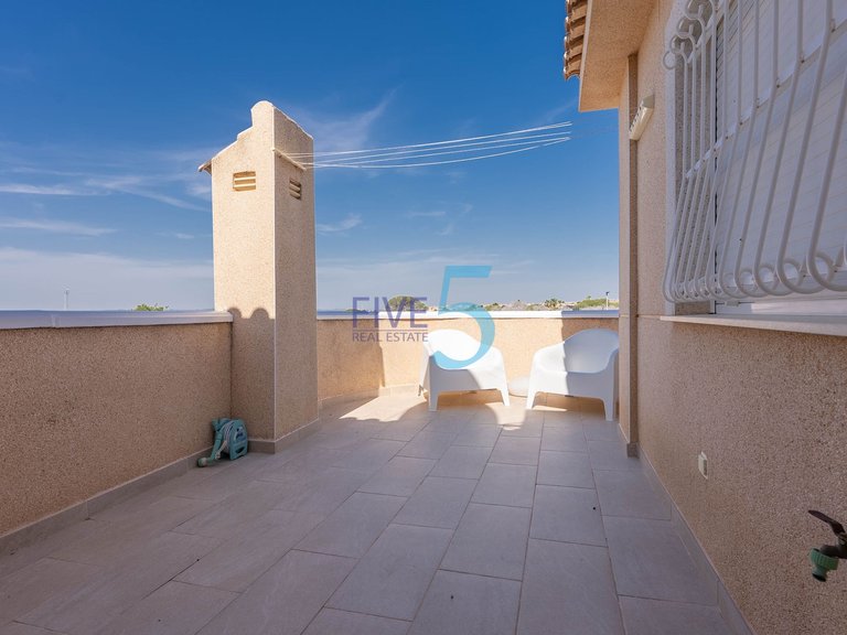 Villa for Sale in Alicante, Valencia 19