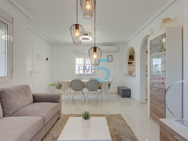 Villa for Sale in Alicante, Valencia 6