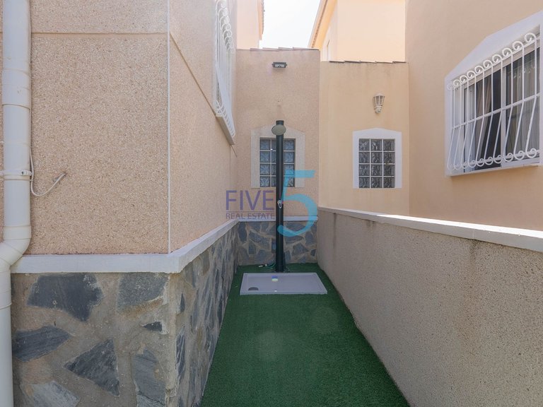 Villa for Sale in Alicante, Valencia 22