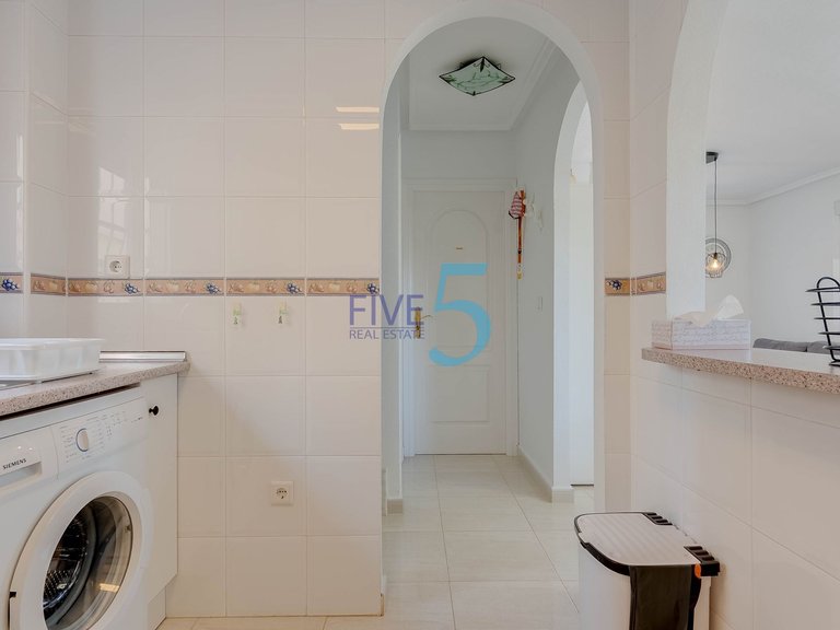 Villa for Sale in Alicante, Valencia 9