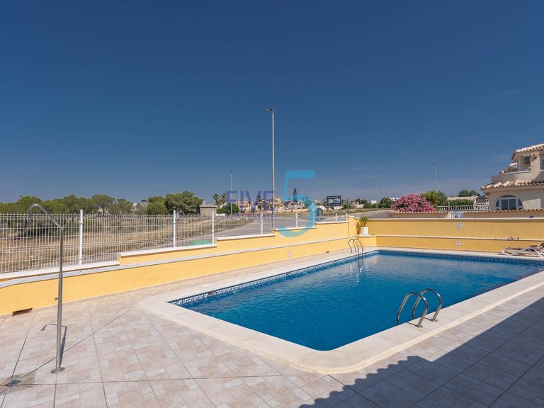 Villa for Sale in Alicante, Valencia 2