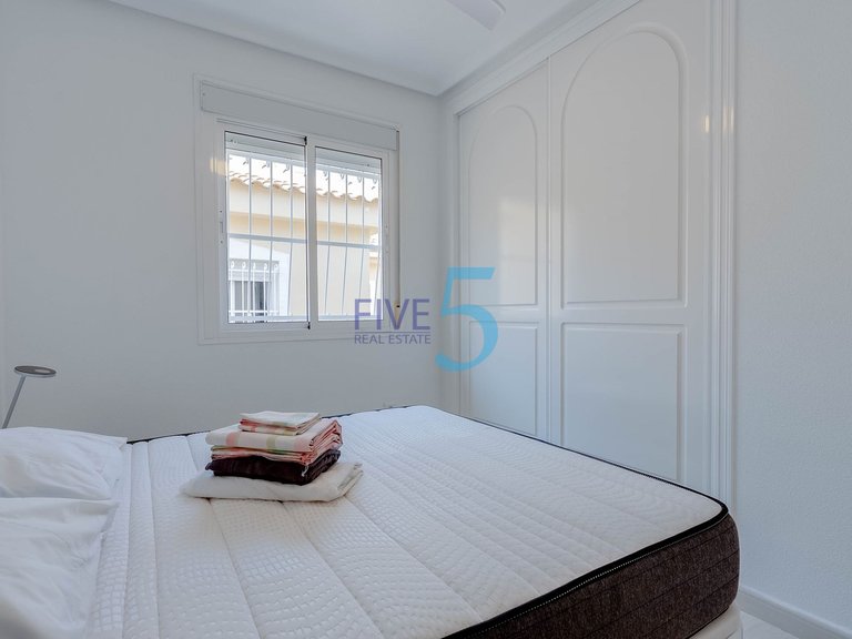 Villa for Sale in Alicante, Valencia 17