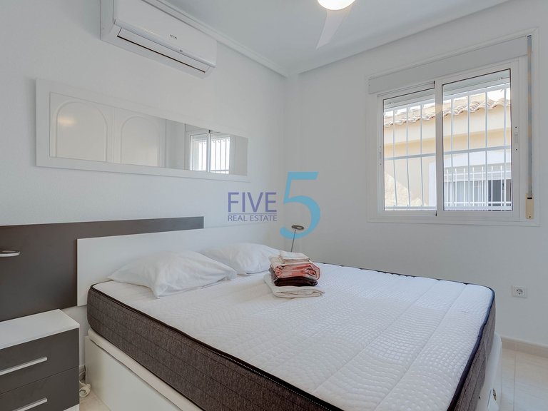 Villa for Sale in Alicante, Valencia 16