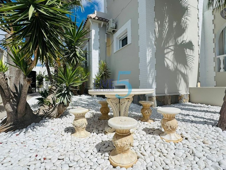 Villa for Sale in Alicante, Valencia 33
