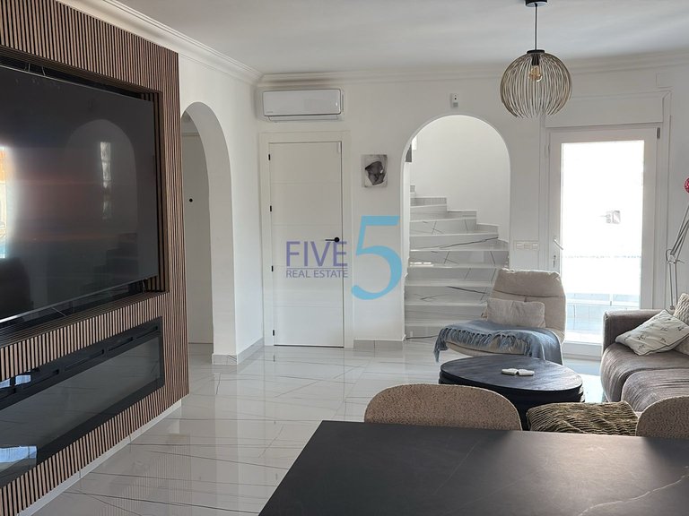 Villa for Sale in Alicante, Valencia 3