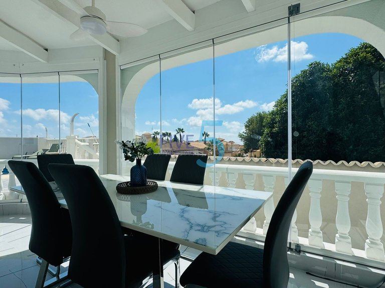 Villa for Sale in Alicante, Valencia 7