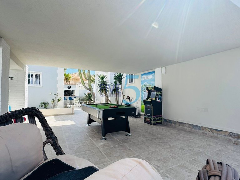 Villa for Sale in Alicante, Valencia 30