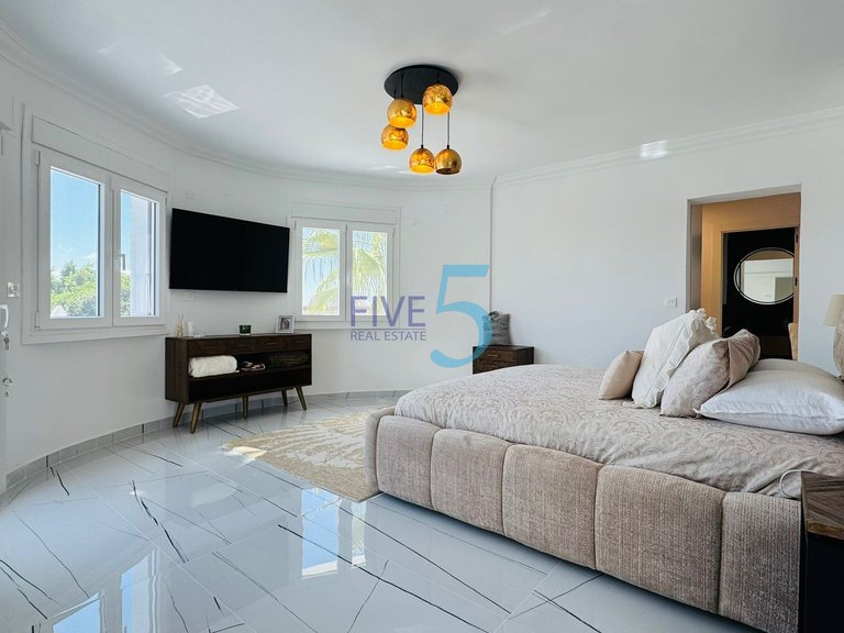 Villa for Sale in Alicante, Valencia 13