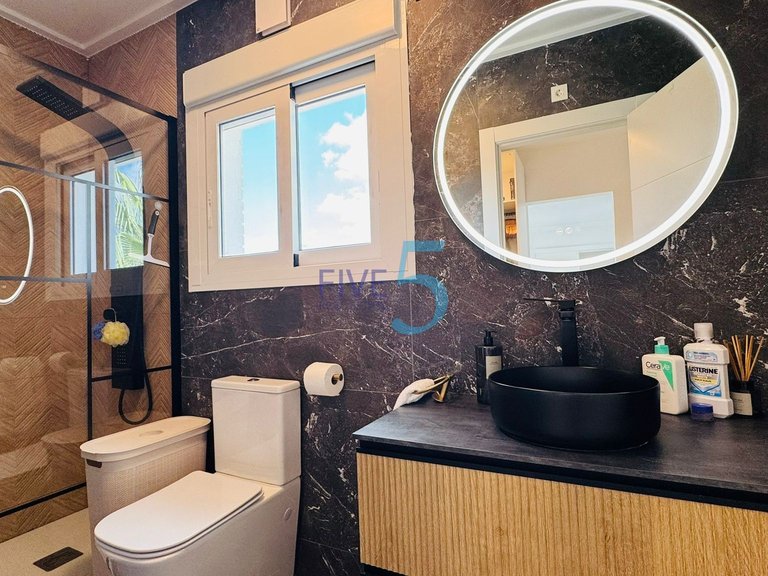 Villa for Sale in Alicante, Valencia 16