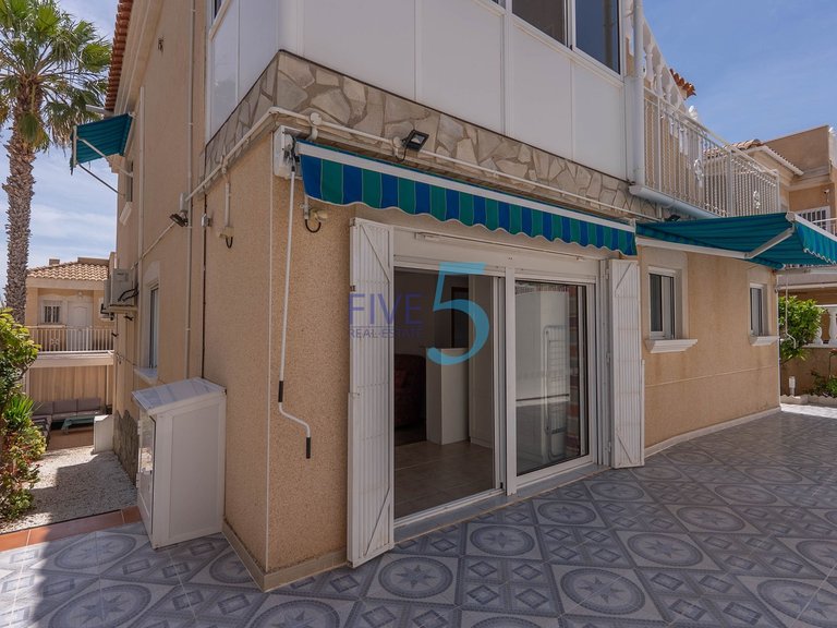 Villa for Sale in Alicante, Valencia 32