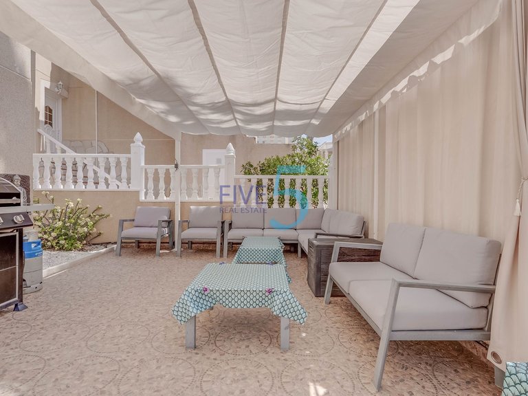 Villa for Sale in Alicante, Valencia 28