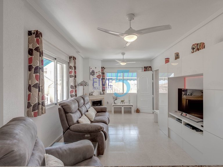 Villa for Sale in Alicante, Valencia 4