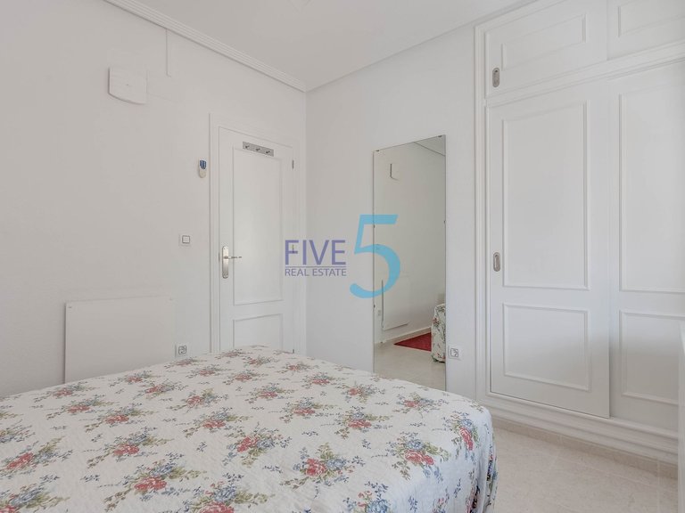 Villa for Sale in Alicante, Valencia 24