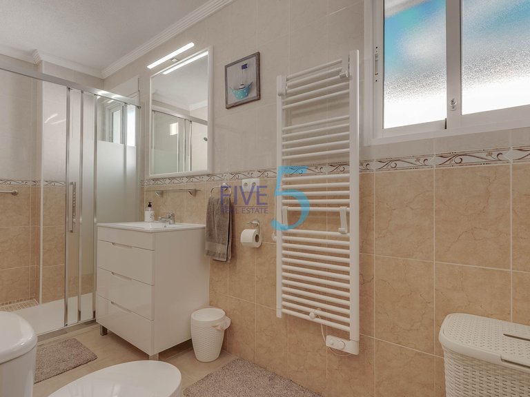 Villa for Sale in Alicante, Valencia 26