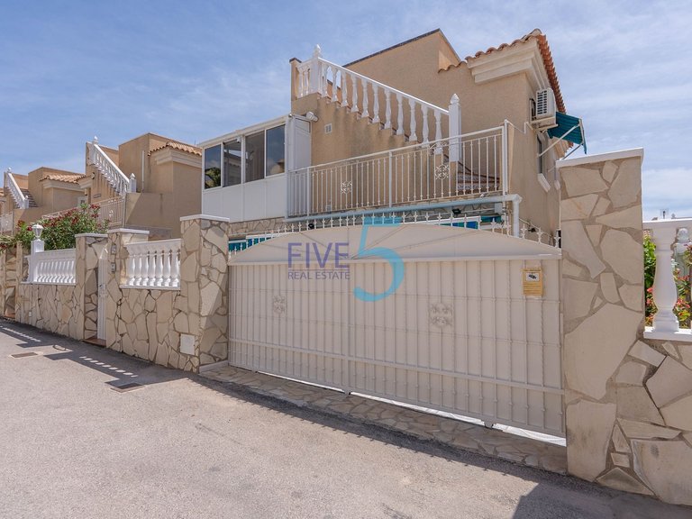 Villa for Sale in Alicante, Valencia 1